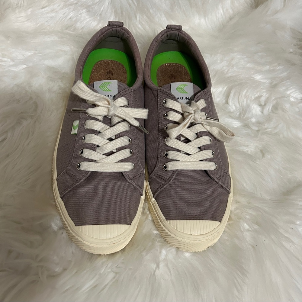 Cariuma Grey Canvas OCA Low Sneakers Sz 11